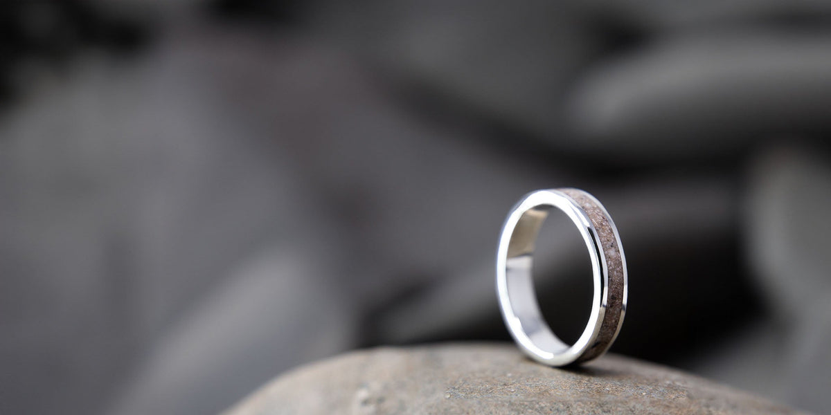 Different types of pet memorial jewellery